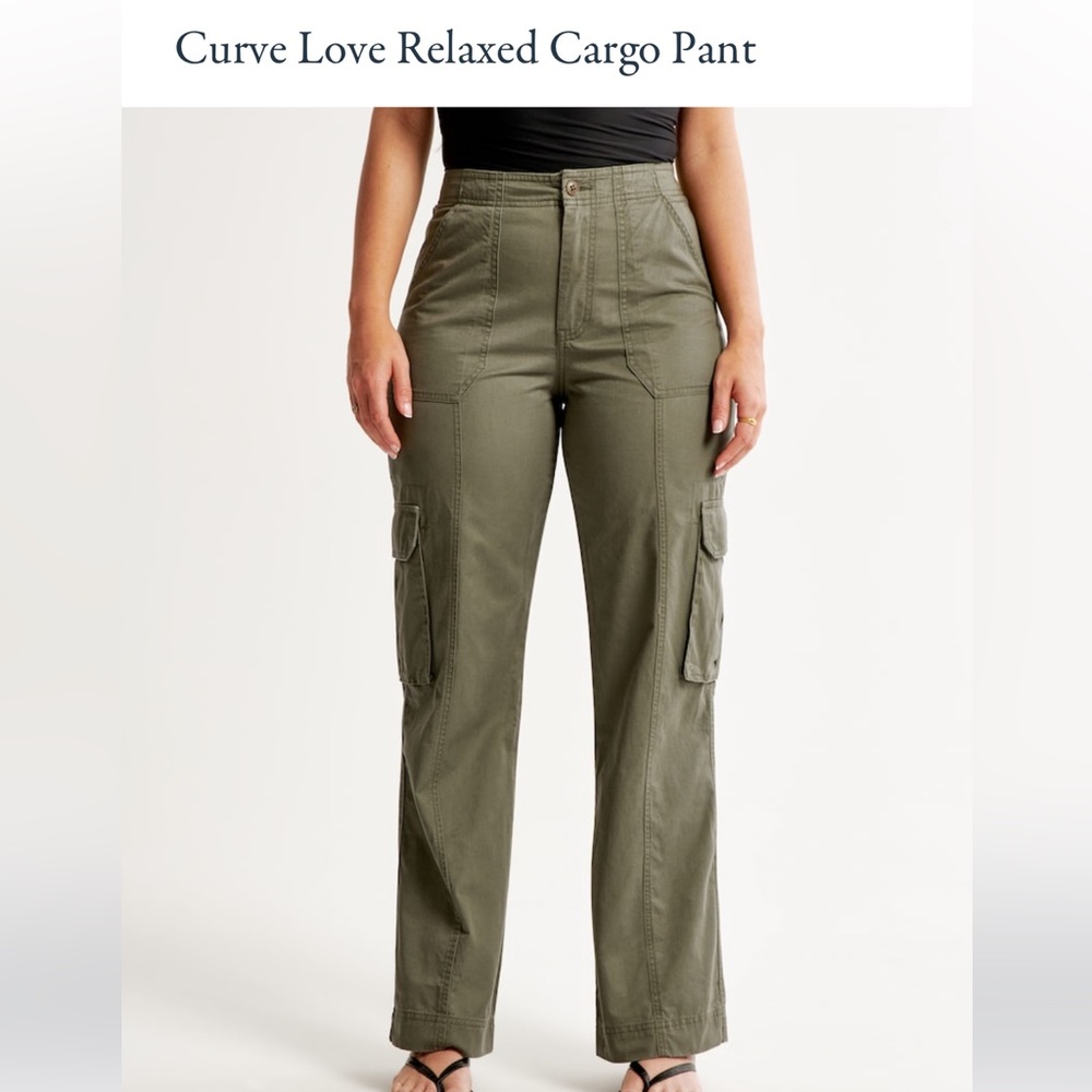 Like new Abercrombie and Fitch army green cargo pants!